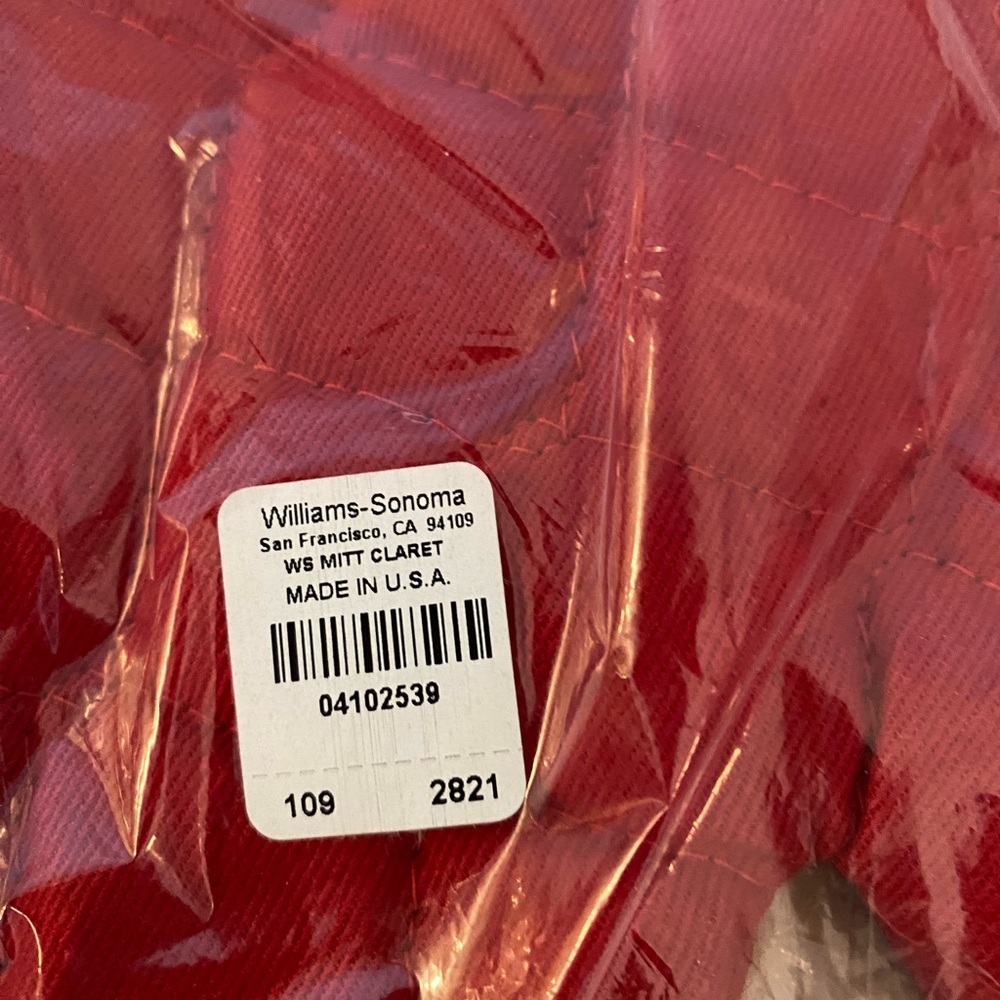Williams Sonoma Claret Red Oven Mitts New with Tags - Picture 2 of 4